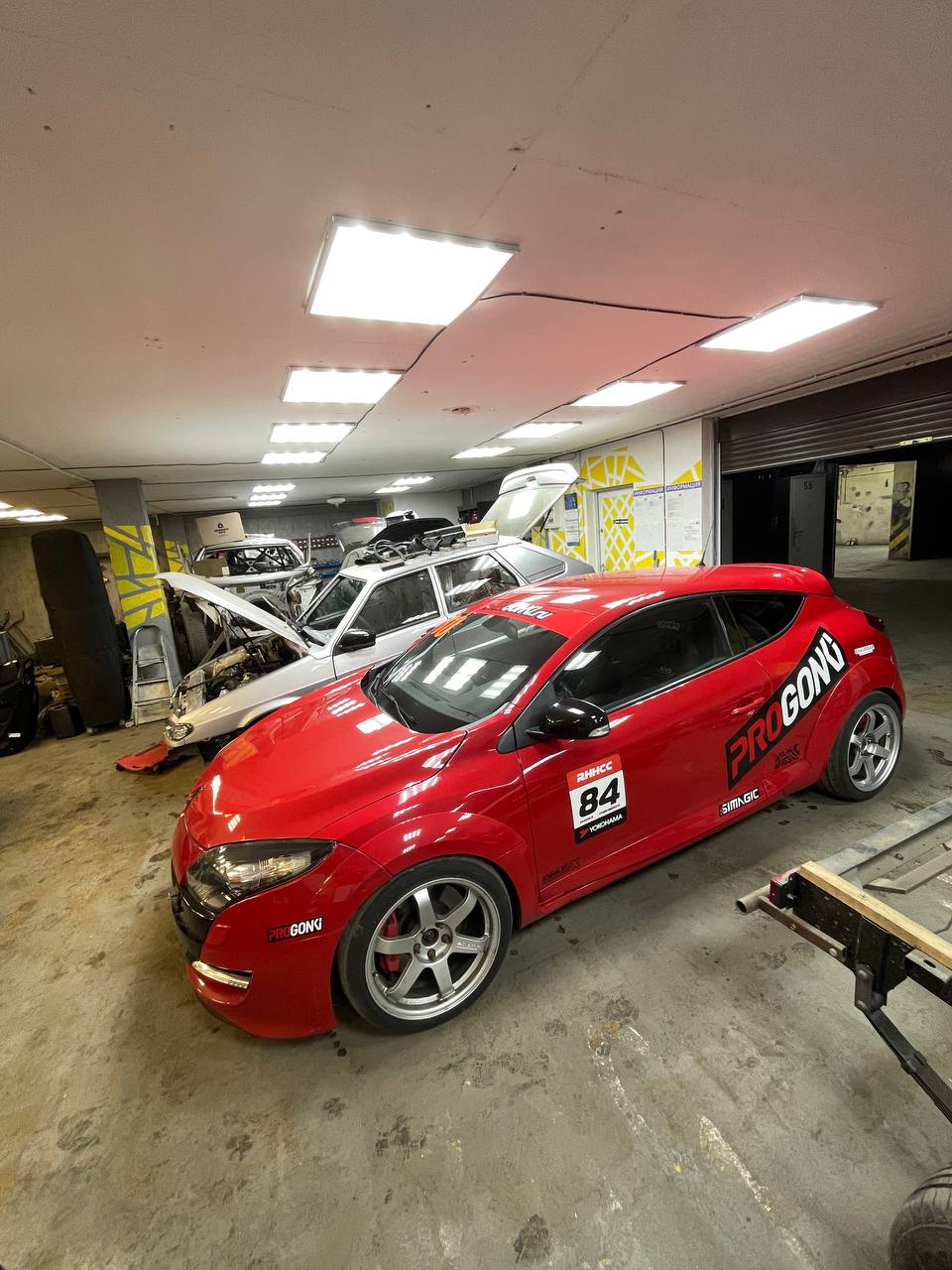 АДМ Raceway: аренда Renault Megane RS и рейс-такси в воскресенье
